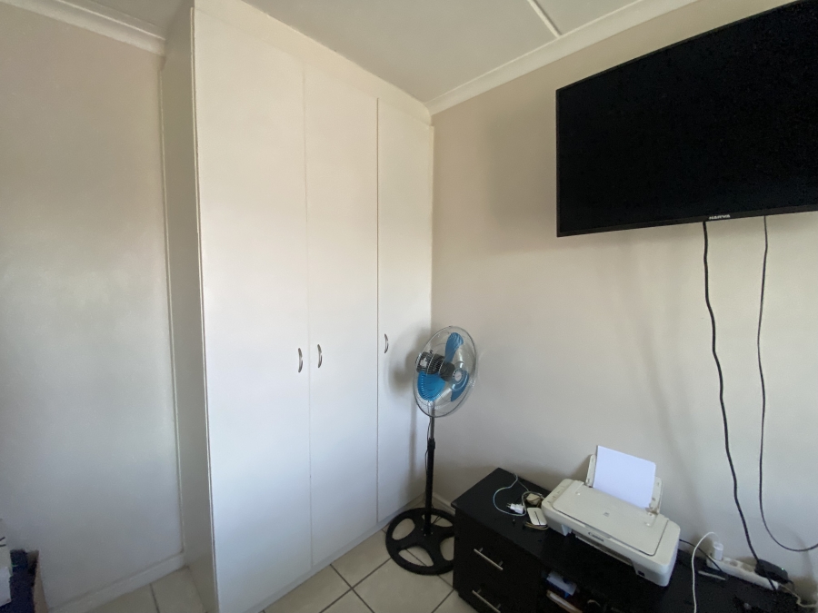To Let 2 Bedroom Property for Rent in Kraaifontein East Western Cape